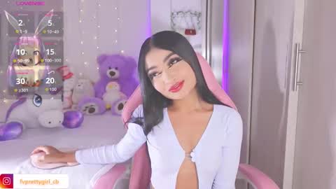 Snapshot of hazelbabee_ chatting on 20, 12, 2025 Lynn online show from 20, 12, 2025