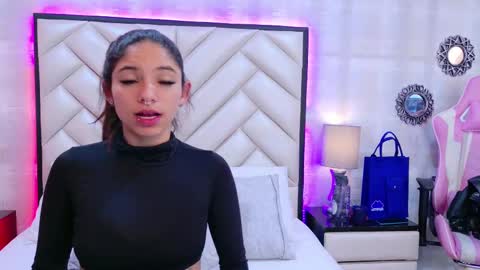 Snapshot of hazelmoret chatting on 19, 9, 2025 HazelMoret online show from 19, 9, 2025