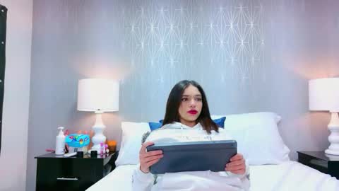 Snapshot of hazelmoret chatting on 8, 2, 2026 HazelMoret online show from 8, 2, 2026