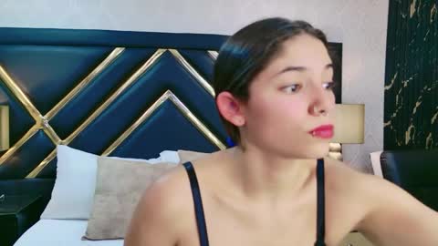 Snapshot of hazelmoret chatting on 20, 5, 2026 HazelMoret online show from 20, 5, 2026