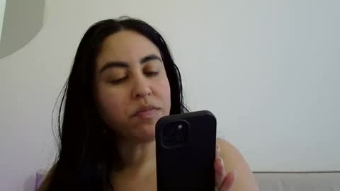 Snapshot of heatwavee chatting on 2, 12, 2024 heatwavee online show from 2, 12, 2024