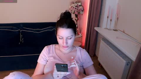Snapshot of heaven_chloe chatting on 3, 5, 2026 Heaven girl online show from 3, 5, 2026