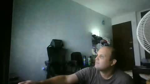 Snapshot of heavy_rebellxc chatting on 31, 10, 2025 Heavy Rebell online show from 31, 10, 2025