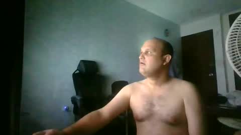 Snapshot of heavy_rebellxc chatting on 5, 12, 2025 Heavy Rebell online show from 5, 12, 2025