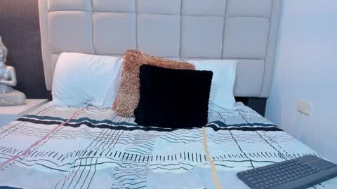 Keira Hecate online show from 5, 1, 2025