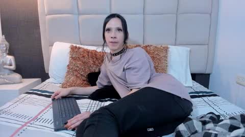 Keira Hecate online show from 6, 1, 2025