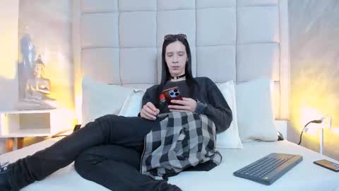 Keira Hecate online show from 19, 10, 2025