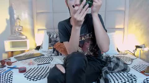 Keira Hecate online show from 13, 12, 2025