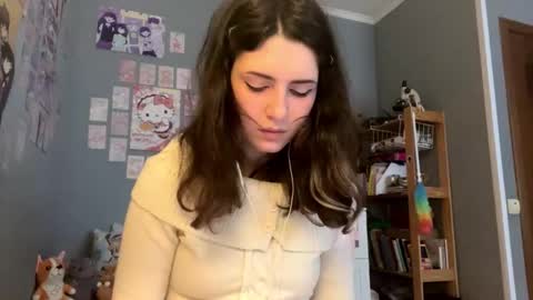 Snapshot of hedwiggrossberg chatting on 4, 12, 2025 Sarah online show from 4, 12, 2025