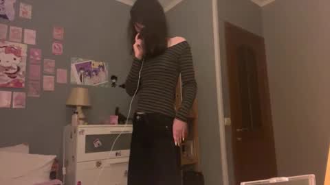 Snapshot of hedwiggrossberg chatting on 14, 12, 2025 Sarah online show from 14, 12, 2025