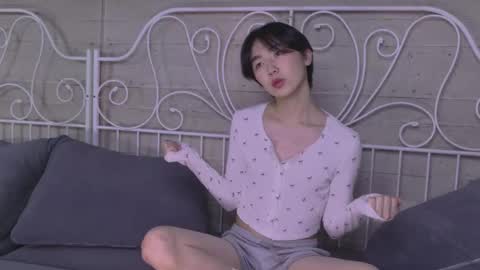 HEEJIN online show from 23, 10, 2025