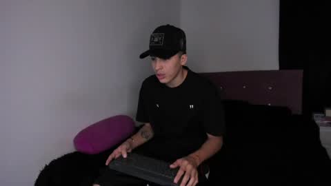 Snapshot of heellboy_ chatting on 6, 4, 2026 heellboy_ online show from 6, 4, 2026