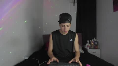 Snapshot of heellboy_ chatting on 30, 4, 2026 heellboy_ online show from 30, 4, 2026