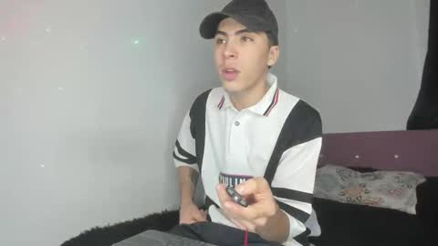 Snapshot of heellboy_ chatting on 7, 5, 2026 heellboy_ online show from 7, 5, 2026