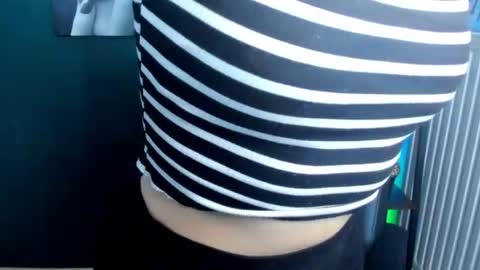 Snapshot of heidi_pleasure chatting on 8, 7, 2026 Heidi online show from 8, 7, 2026