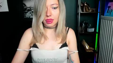 Snapshot of heidi_pleasure chatting on 22, 7, 2026 Heidi online show from 22, 7, 2026