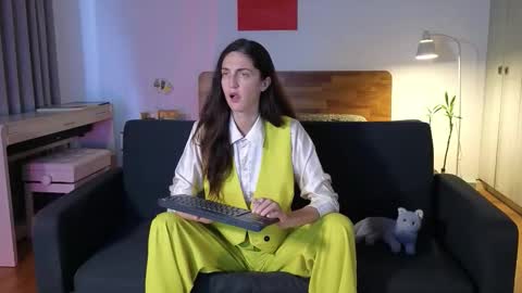 Heidi brunette Foxy red head and Carrie blondie online show from 18, 11, 2025