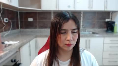 Snapshot of heidy_wells chatting on 18, 11, 2025 Heidy online show from 18, 11, 2025