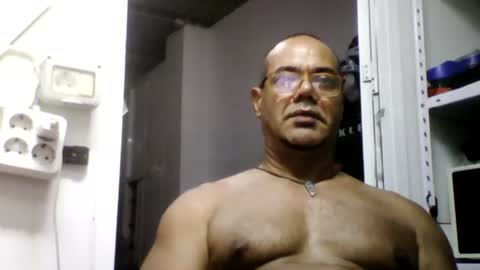 Snapshot of heistt chatting on 4, 8, 2026 Heist Stein online show from 4, 8, 2026