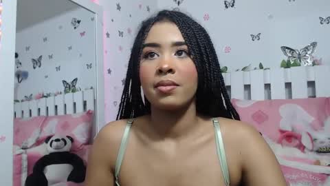 Snapshot of hela_sexy_xx chatting on 3, 12, 2024 hella online show from 3, 12, 2024