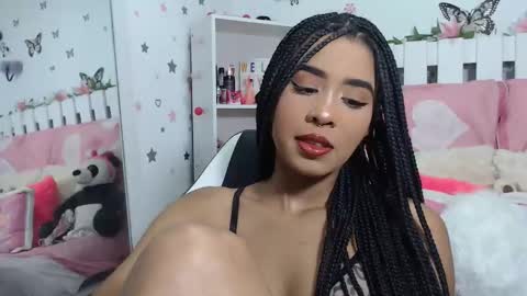 Snapshot of hela_sexy_xx chatting on 22, 12, 2025 hella online show from 22, 12, 2025
