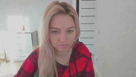 Snapshot of helen_angel_girl chatting on 4, 1, 2025 Helen sven online show from 4, 1, 2025