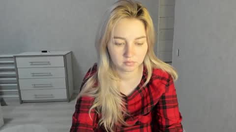 Snapshot of helen_angel_girl chatting on 5, 1, 2025 Helen sven online show from 5, 1, 2025