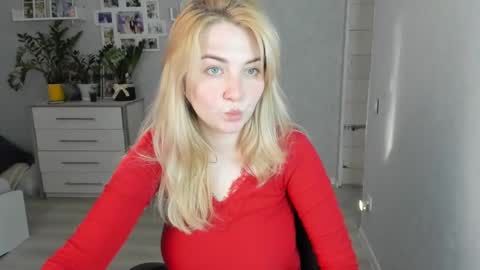 Snapshot of helen_angel_girl chatting on 11, 3, 2025 Helen sven online show from 11, 3, 2025