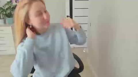 Snapshot of helen_angel_girl chatting on 23, 10, 2025 Helen sven online show from 23, 10, 2025