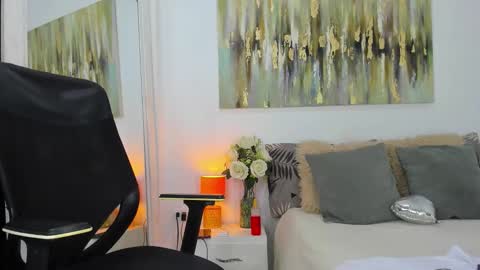 Snapshot of helena_santos01 chatting on 10, 9, 2025 Helena Santos online show from 10, 9, 2025