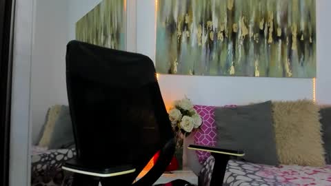 Snapshot of helena_santos01 chatting on 23, 10, 2025 Helena Santos online show from 23, 10, 2025