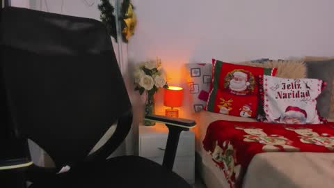 Snapshot of helena_santos01 chatting on 29, 11, 2025 Helena Santos online show from 29, 11, 2025