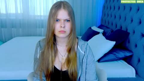 Snapshot of helena_tvs chatting on 25, 5, 2026 Helena online show from 25, 5, 2026