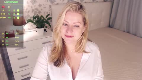 Snapshot of helenbonham chatting on 3, 12, 2024 Helena Bonham online show from 3, 12, 2024