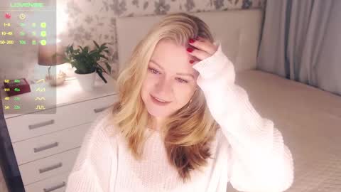 Snapshot of helenbonham chatting on 18, 12, 2024 Helena Bonham online show from 18, 12, 2024