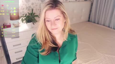 Snapshot of helenbonham chatting on 11, 1, 2025 Helena Bonham online show from 11, 1, 2025