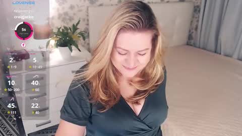 Snapshot of helenbonham chatting on 1, 2, 2025 Helena Bonham online show from 1, 2, 2025