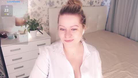 Snapshot of helenbonham chatting on 25, 2, 2025 Helena Bonham online show from 25, 2, 2025