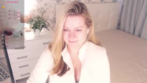 Snapshot of helenbonham chatting on 1, 3, 2025 Helena Bonham online show from 1, 3, 2025