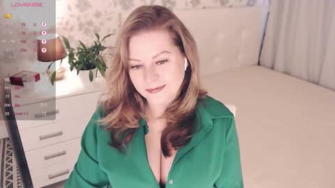 Snapshot of helenbonham chatting on 11, 9, 2025 Helena Bonham online show from 11, 9, 2025