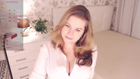 Snapshot of helenbonham chatting on 4, 10, 2025 Helena Bonham online show from 4, 10, 2025