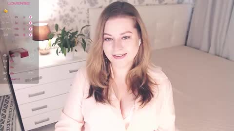 Snapshot of helenbonham chatting on 8, 10, 2025 Helena Bonham online show from 8, 10, 2025