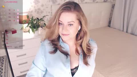 Snapshot of helenbonham chatting on 9, 10, 2025 Helena Bonham online show from 9, 10, 2025