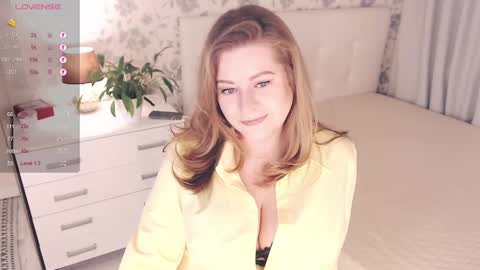 Snapshot of helenbonham chatting on 11, 10, 2025 Helena Bonham online show from 11, 10, 2025