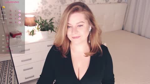 Snapshot of helenbonham chatting on 19, 10, 2025 Helena Bonham online show from 19, 10, 2025