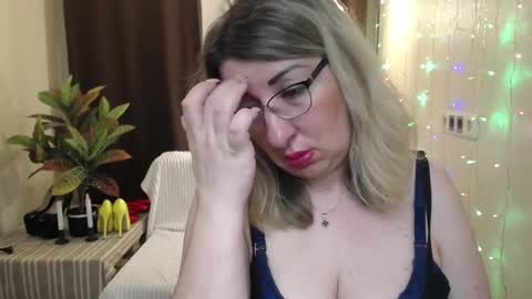 Snapshot of helenenigma chatting on 5, 2, 2025 helenenigma online show from 5, 2, 2025