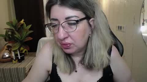 Snapshot of helenenigma chatting on 27, 2, 2025 helenenigma online show from 27, 2, 2025