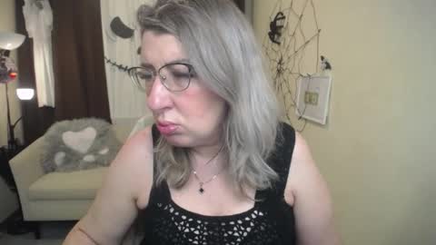 Snapshot of helenenigma chatting on 3, 11, 2025 helenenigma online show from 3, 11, 2025