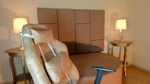 Helen or Hells online show from 1, 4, 2026