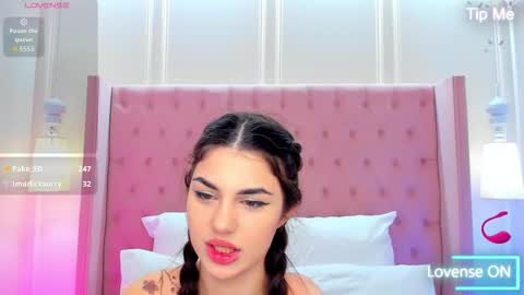 Snapshot of helentiny chatting on 3, 12, 2025 Helen online show from 3, 12, 2025